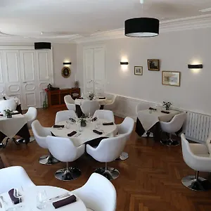 Logis Restaurant La Tour De Ciron Hotel